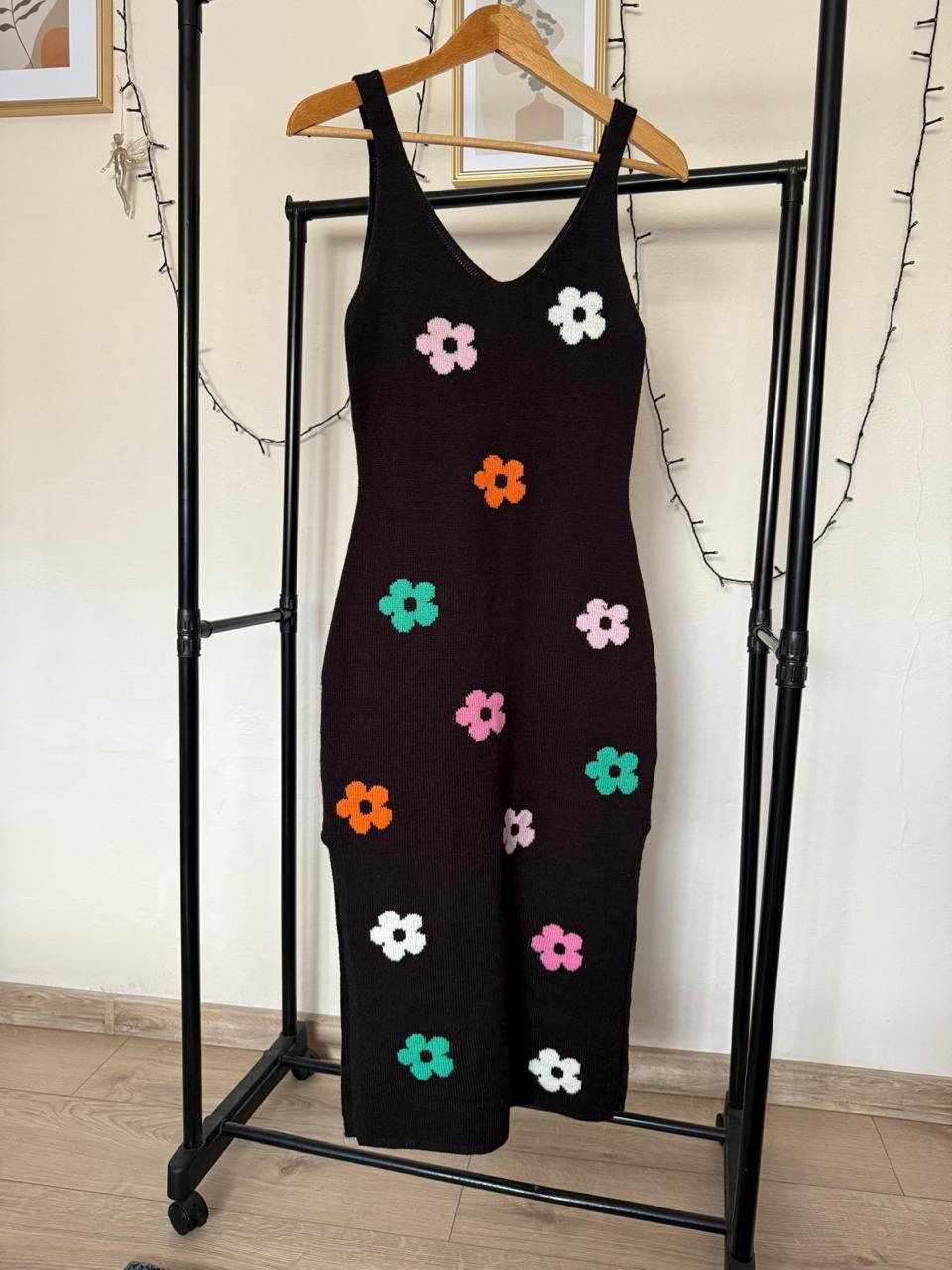 sukienka podkreśla sylwetkę marki H&M 🌸🌸🌸