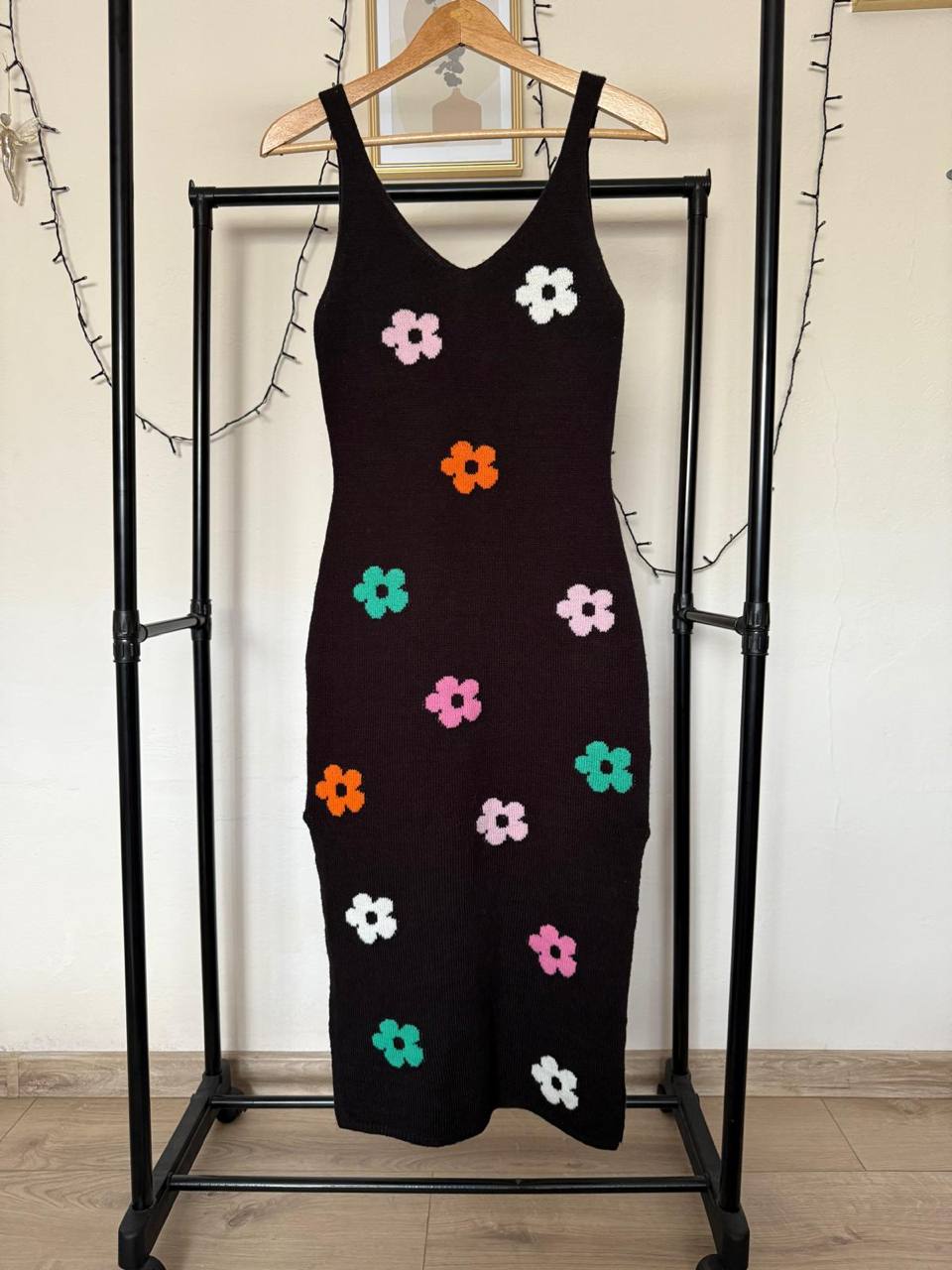 sukienka podkreśla sylwetkę marki H&M 🌸🌸🌸